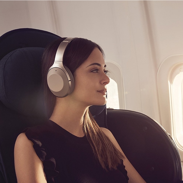 Usar auriculares con cancelaci n de ruido para dormir vs aislante