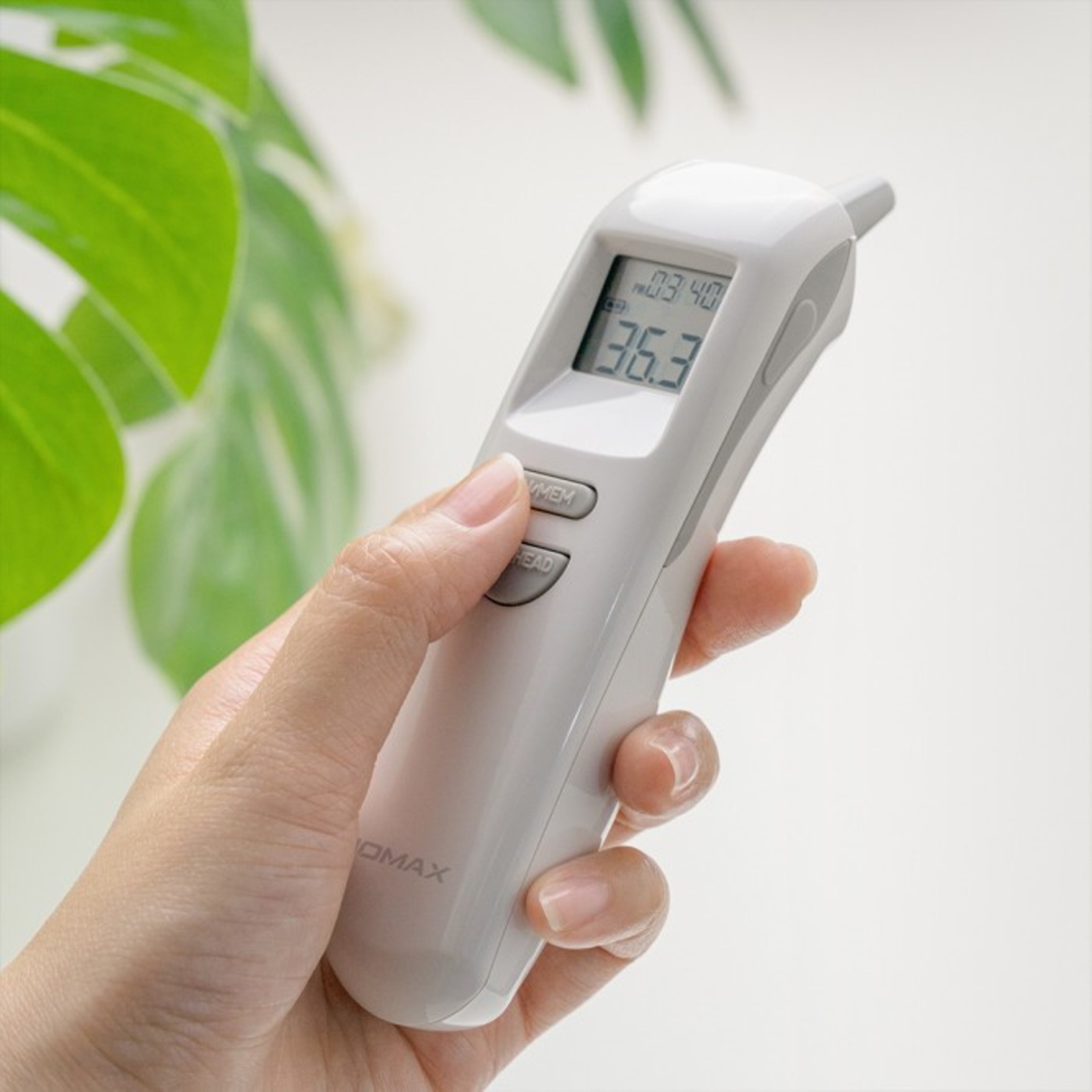 Momax Infrared Ear / Forehead Thermometer Digital Body Temperature ...